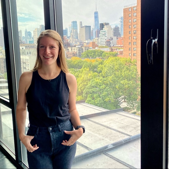 Meet your Posher, Dominique - Picture 1 of 1